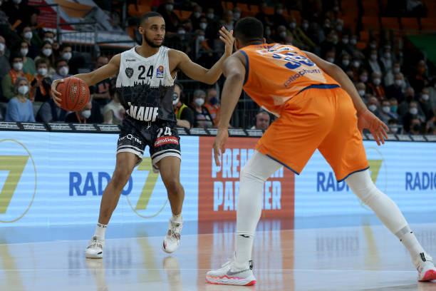 极的触球数 极的触球数