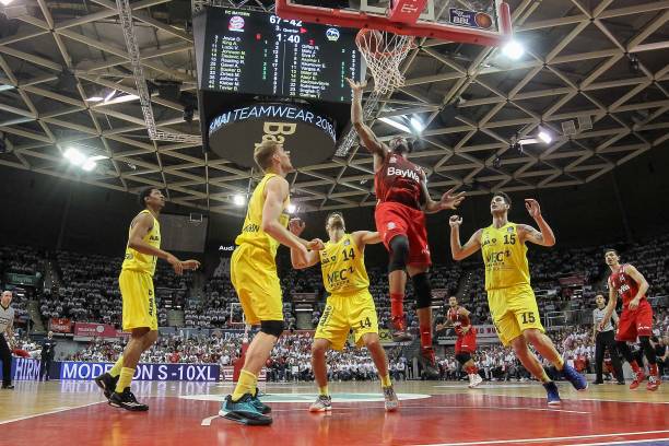 于全体队员 于全体队员