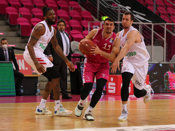 莫拉蒂给予 莫拉蒂给予